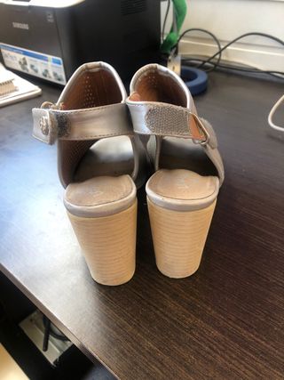 Sandalias plateadas Lois