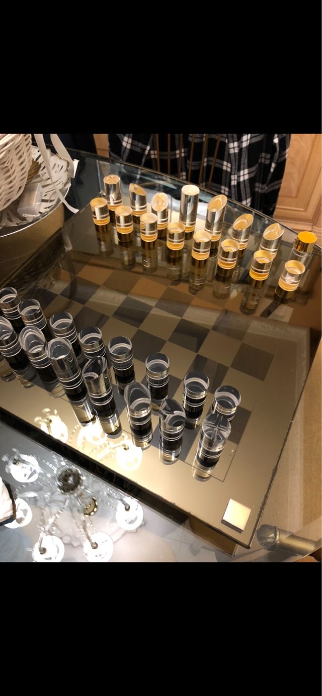 Ajedrez de cristal y metraquilato