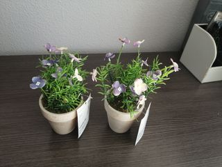 Flor artificial en maceta