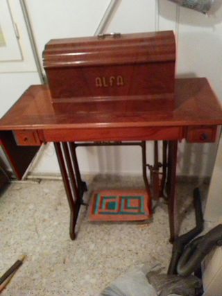 Máquina de coser ALFA