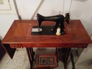 Máquina de coser ALFA