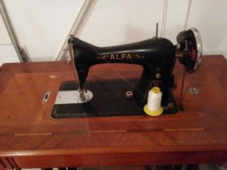 Máquina de coser ALFA