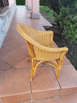Seggiolina in vimini usata