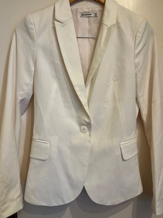 Americana blanca Stradivarius 