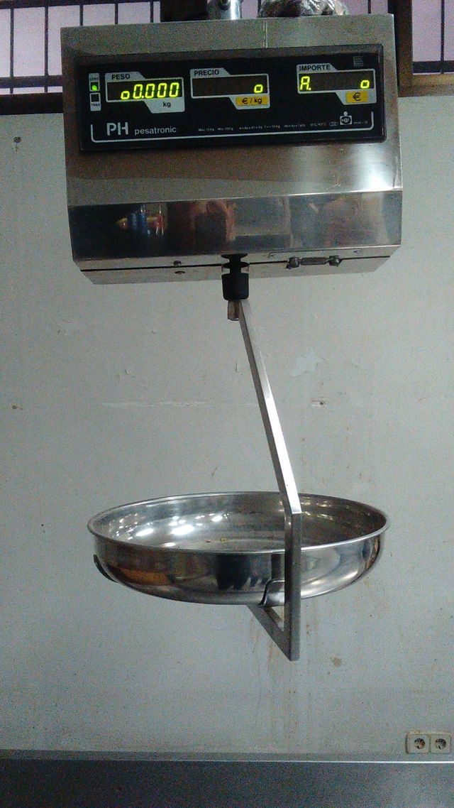 Báscula electrónica suspendida