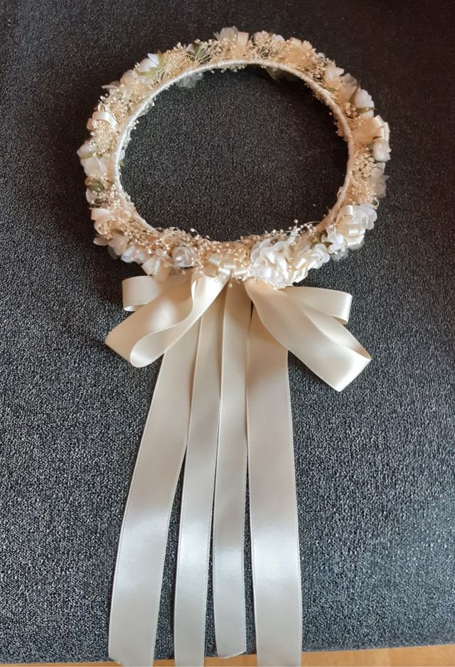 Corona flores comunión.