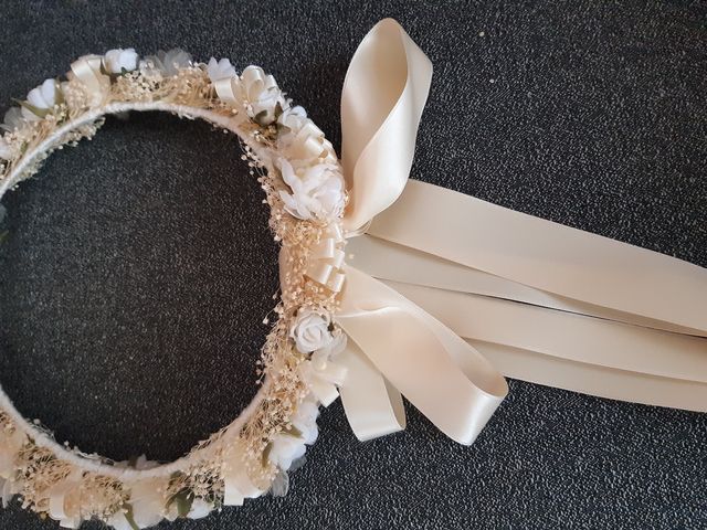 Corona flores comunión.