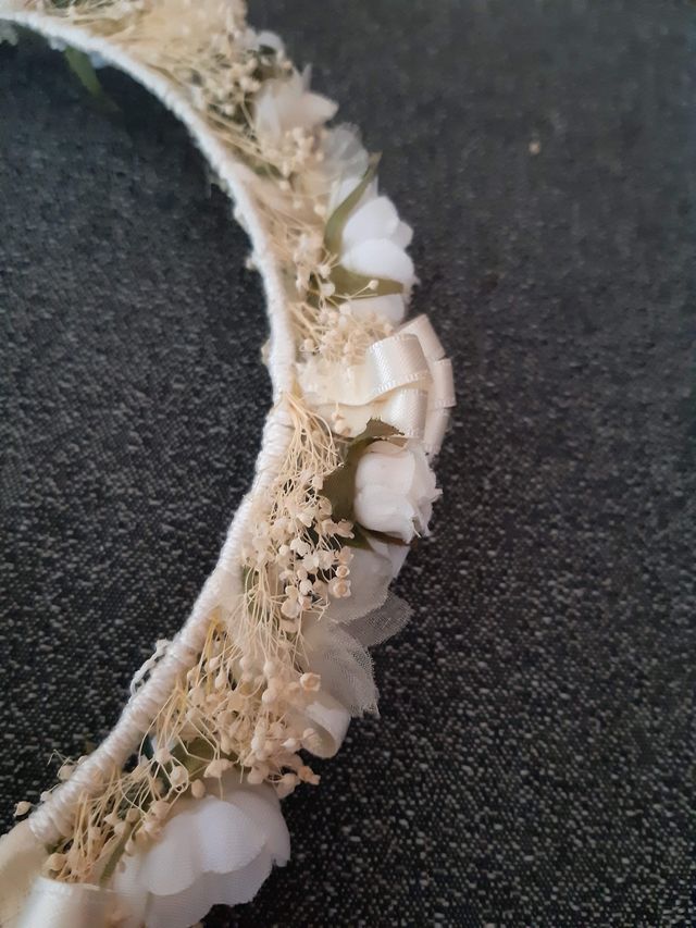 Corona flores comunión.