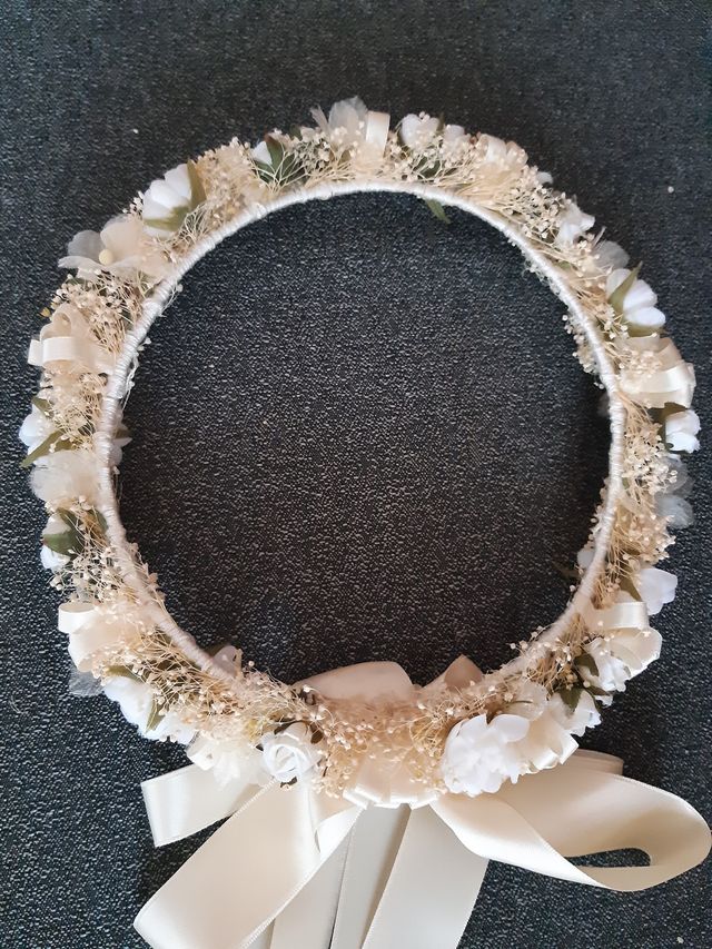 Corona flores comunión.