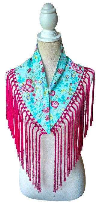 Manton de manila para niña. Moda flamenca