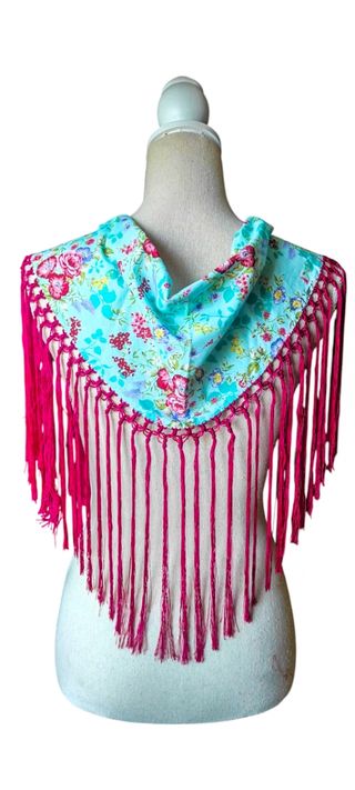 Manton de manila para niña. Moda flamenca