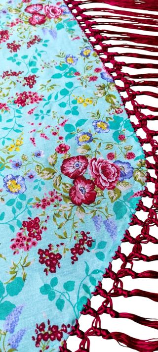 Manton de manila para niña. Moda flamenca