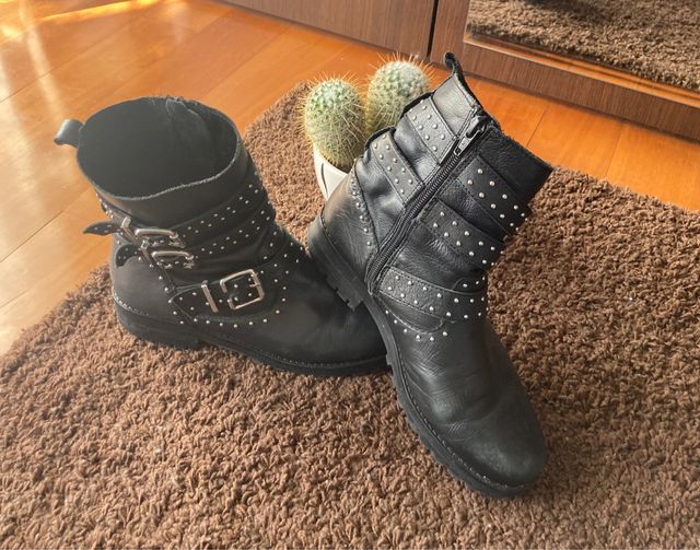 botines piel tachuelas
