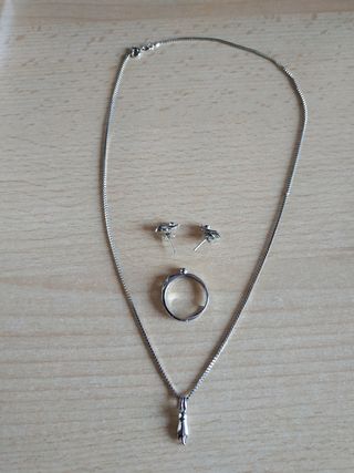 Conjunto colgante, pendientes y anillo de gato