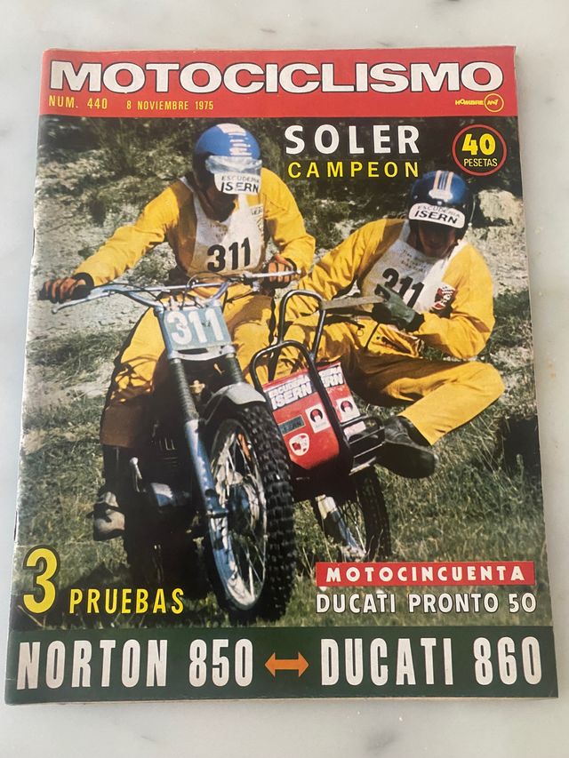 Lote de revistas de motociclismo antiguas.