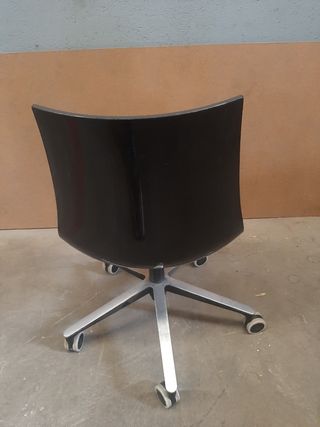 Silla Despacho PEDRALI giratoria y ruedas (AD31)