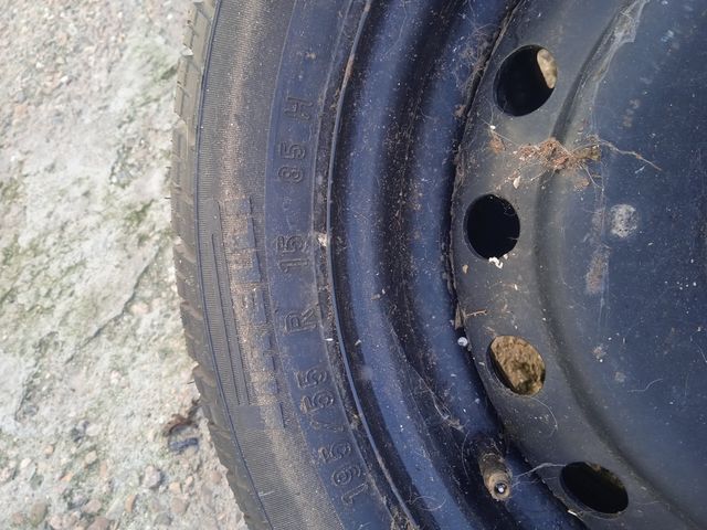 rueda de chapa 15" con neumático