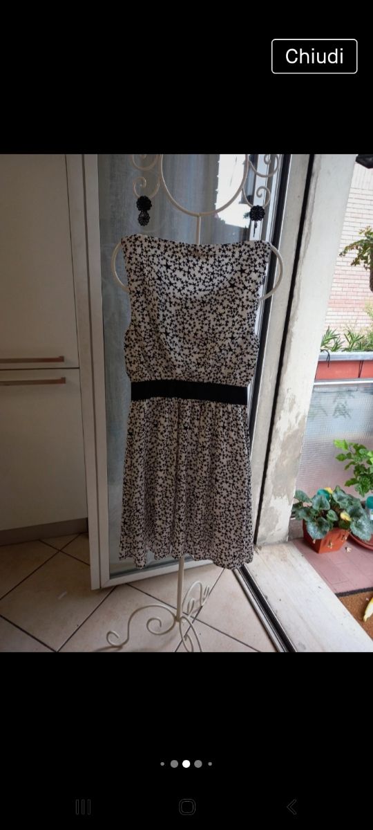 Gaudi' mini abito bianco stelline nere