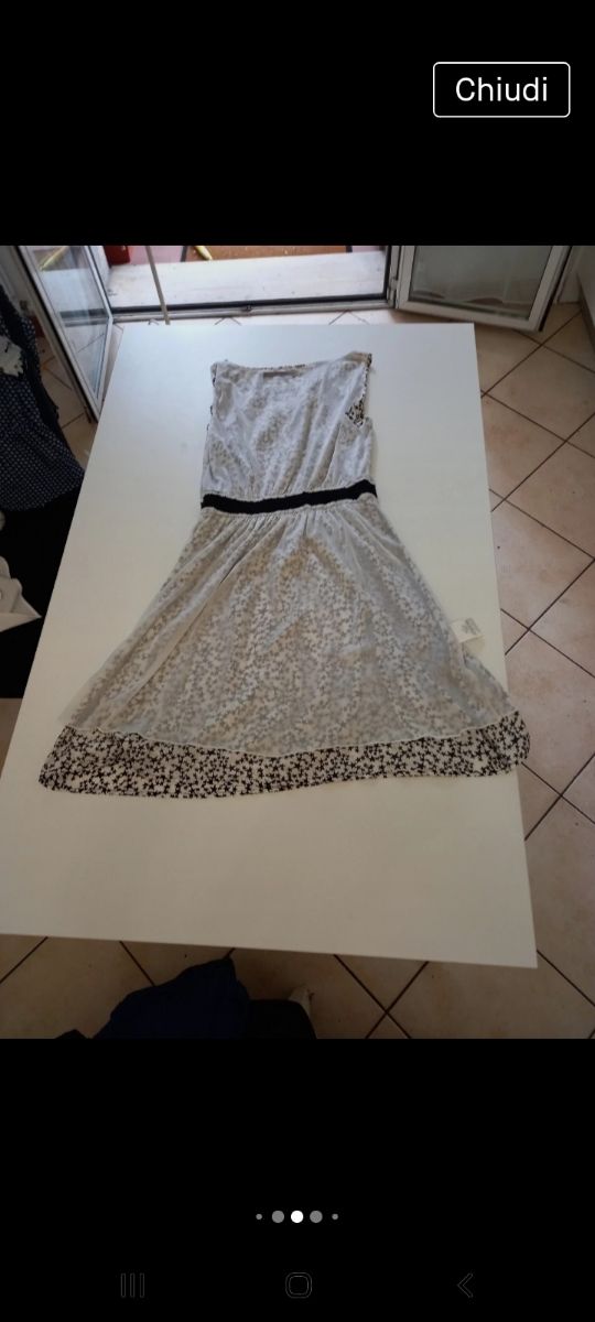 Gaudi' mini abito bianco stelline nere