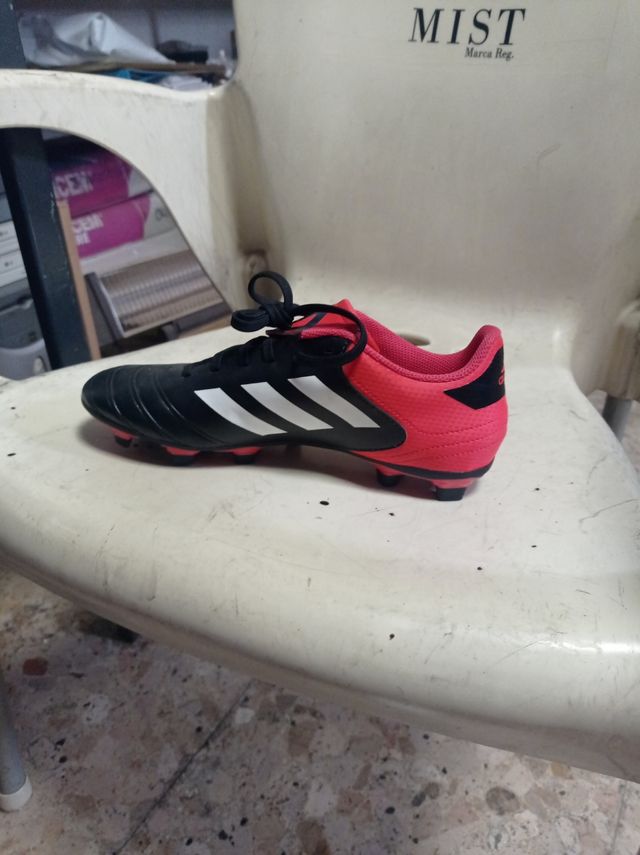 botas de fútbol nuevas