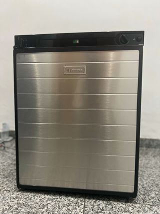 NEVERA DOMETIC TRIVALENTE