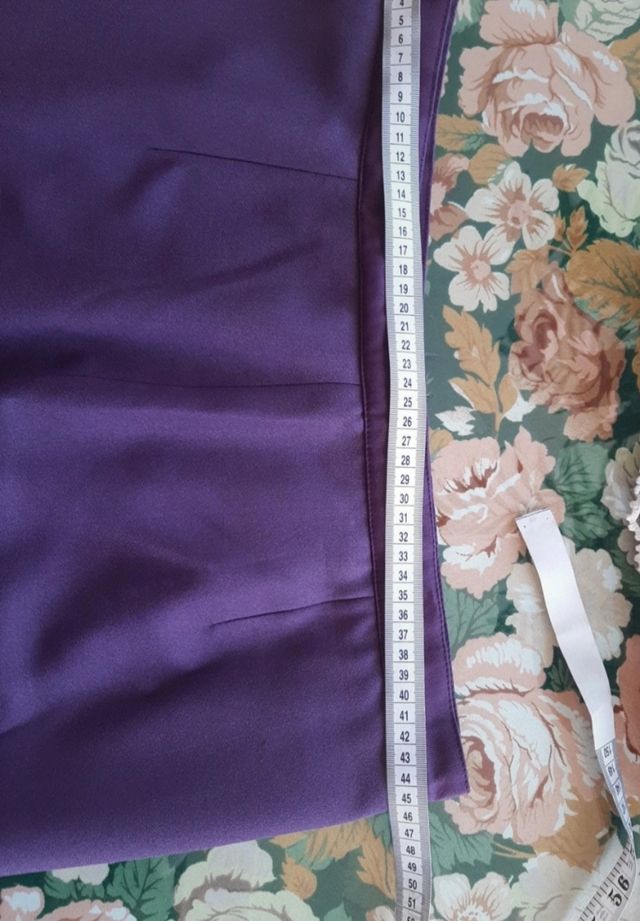 preciosa falda señora lila de vestir. T50