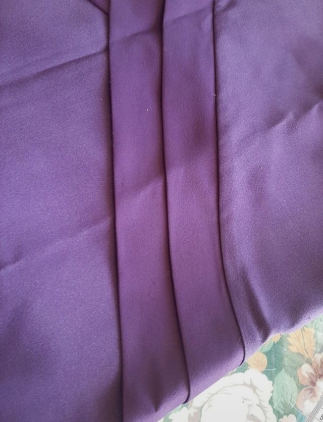 preciosa falda señora lila de vestir. T50