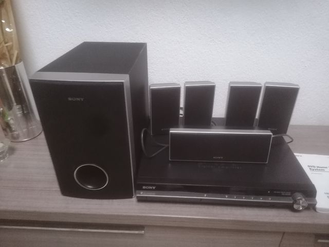 Tv LG 37pg con DVD SONY y equipo de sonido SONY