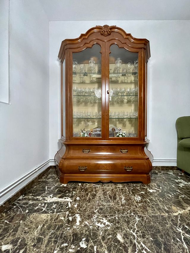 Vitrina Clásica de madera maciza