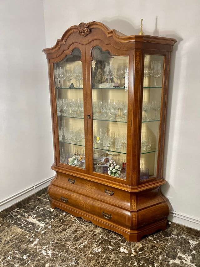 Vitrina Clásica de madera maciza