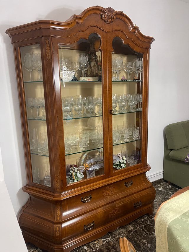 Vitrina Clásica de madera maciza