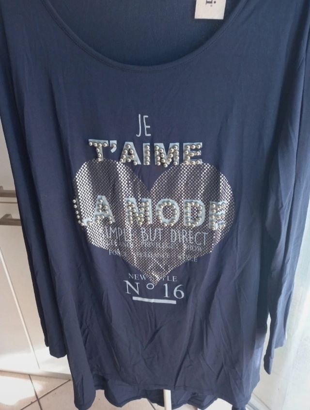 Maglia blu viscosa con applicazioni