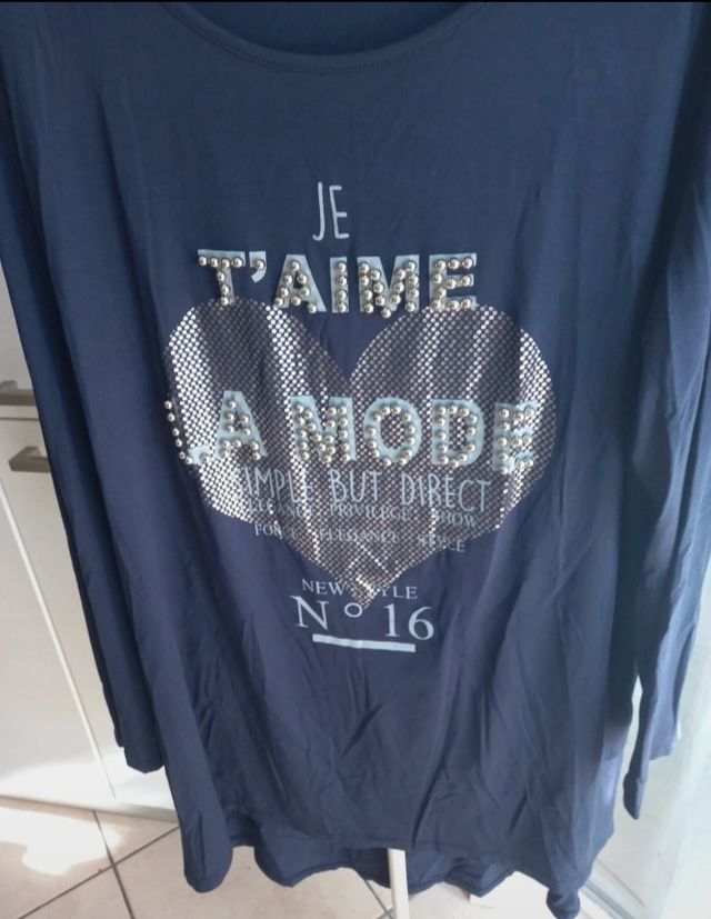 Maglia blu viscosa con applicazioni