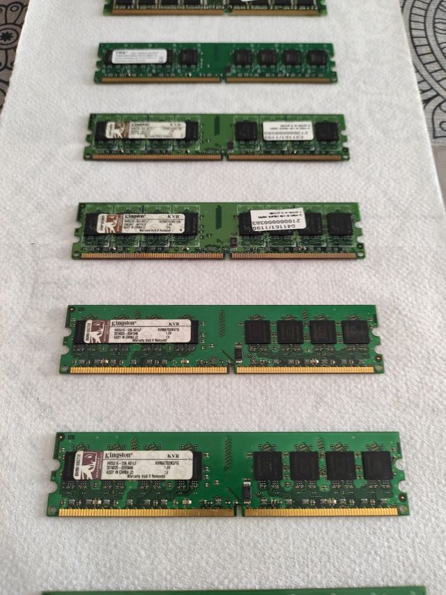 SUPERPAK DDR2 2GB+1+1+1+1+1GB/DDR 1GB+256MB de memória