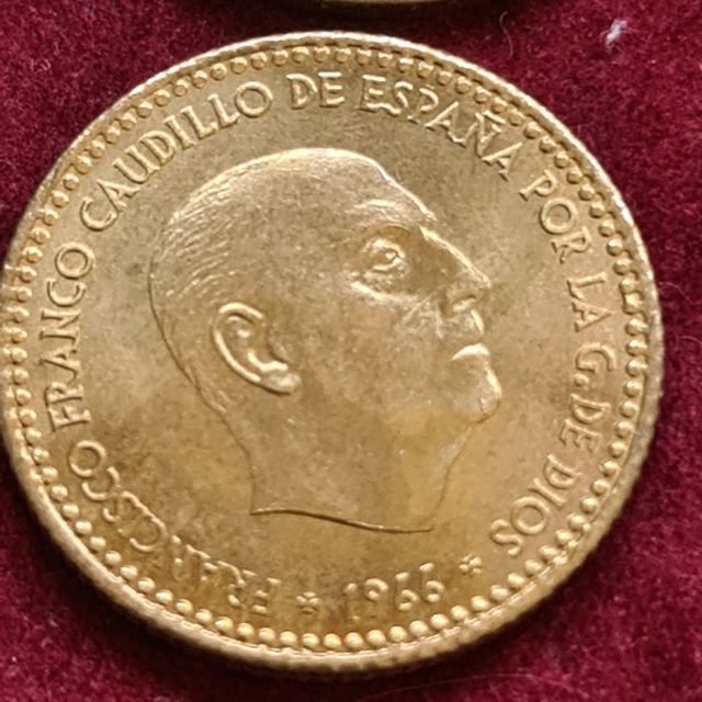 6 monedas de una peseta de 1966 diferente estrella