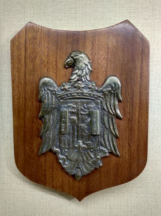 Metopa escudo aguila