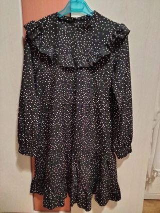 Vestido negro de topos 