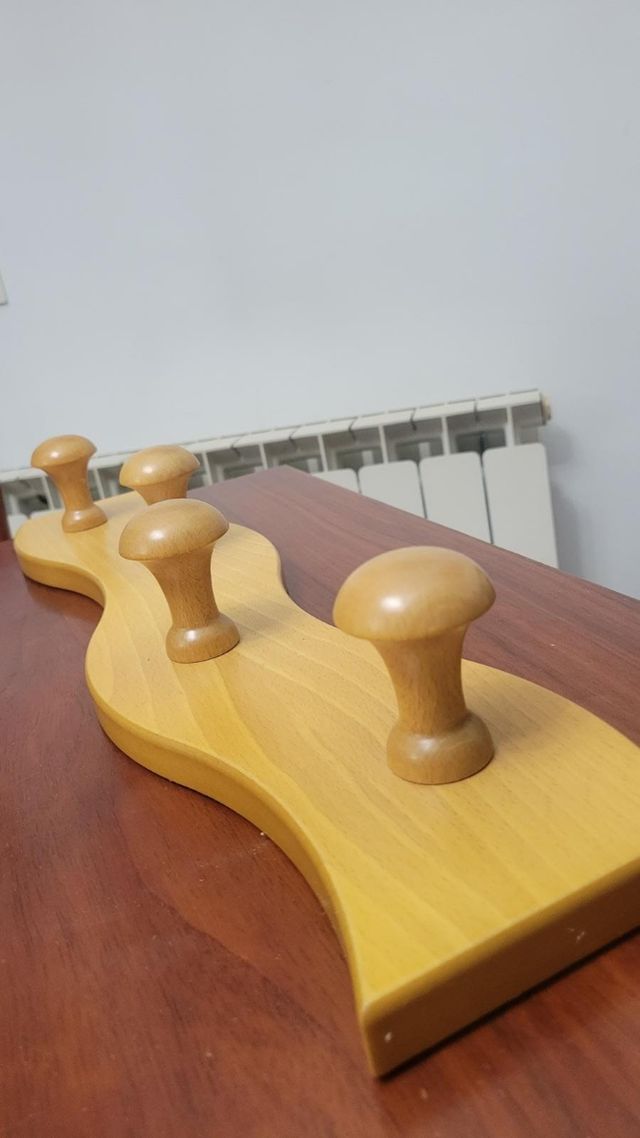 Percha de madera