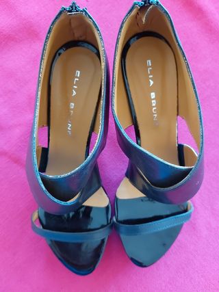 Zapatos chica en piel. 