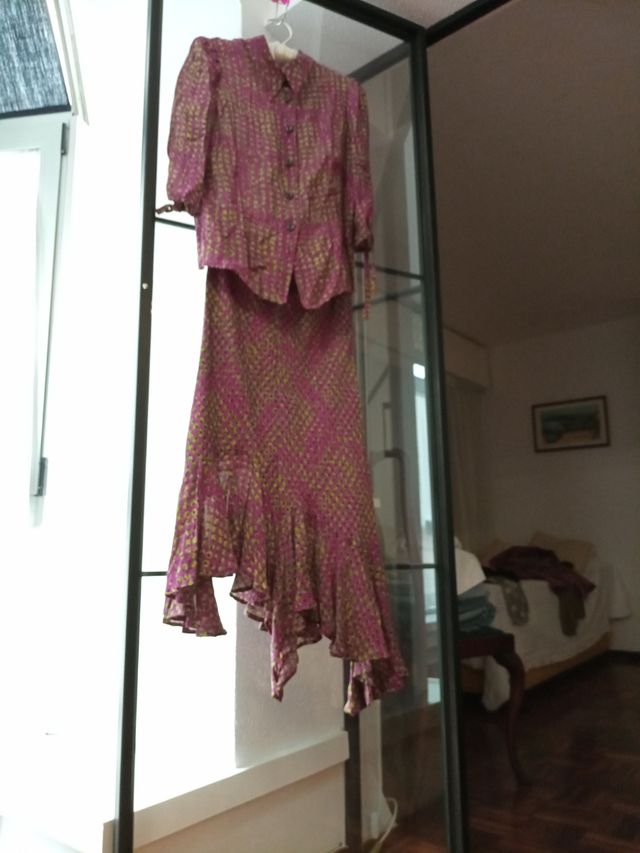 Conjunto estampado con falda asimétricas