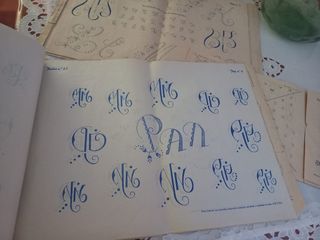 antiguos libros bordado