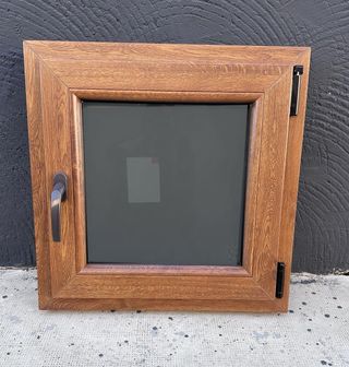 Ventana oscilobatiente 1000x1150 Roble (Persiana)