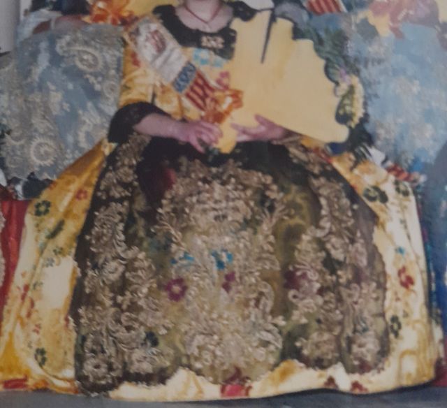 traje fallera del siglo...