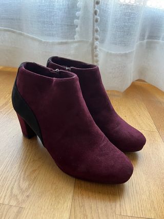 Botines granates y negros