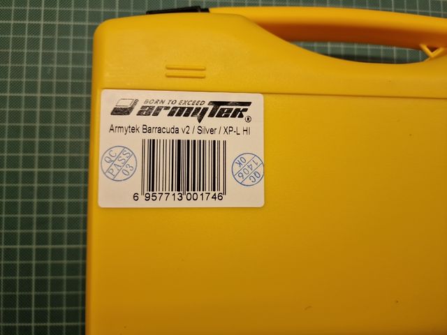 Armytek Barracuda Pro v2 1350lm Sumergible 50mts