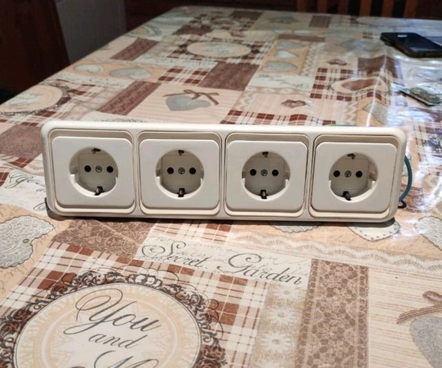 mecanismo 4 enchufes pared completos