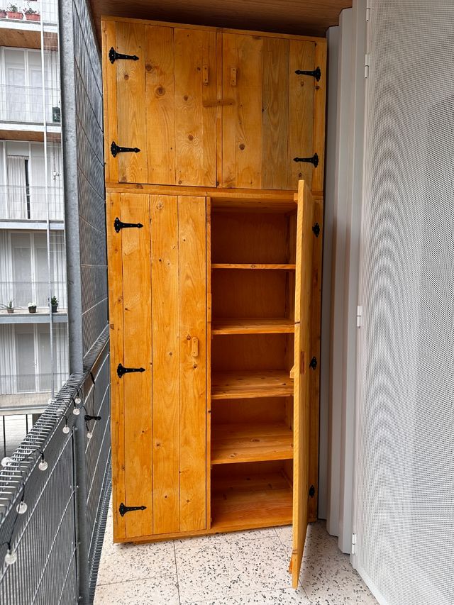 armarios en pino natural