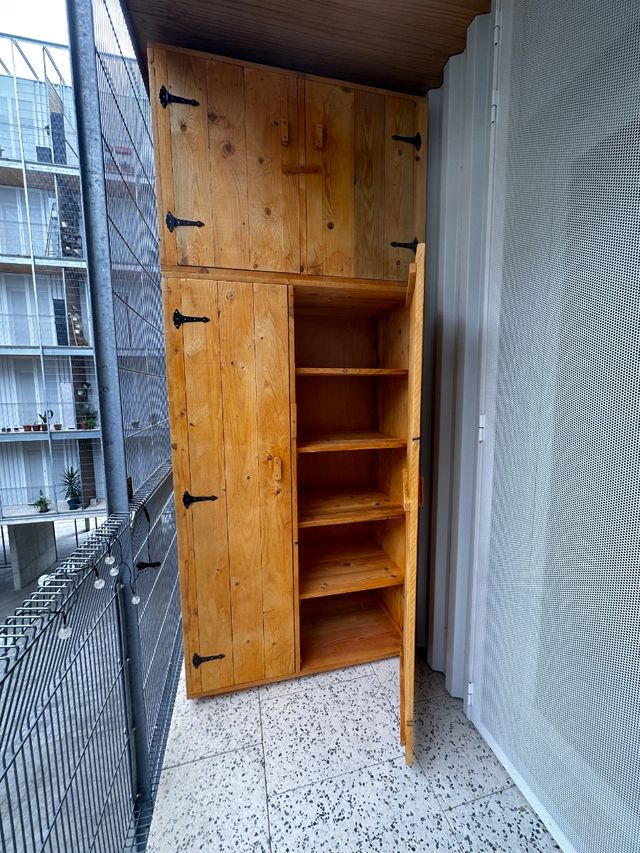 armarios en pino natural