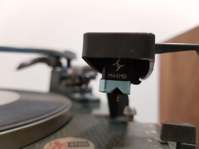 Tocadiscos Garrard AT 60