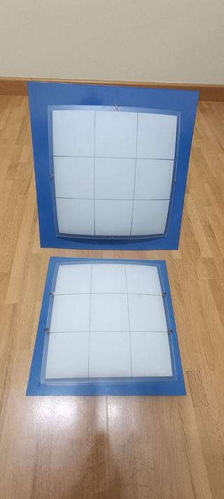 2 lámparas colgantes de interior.